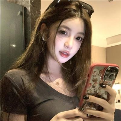 隔楼女孩:我们之间的层距